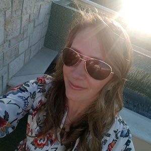 Meet your Posher, Courtney